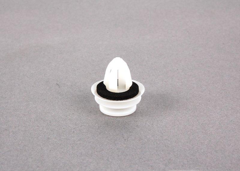 Зажим с уплотнительной шайбой. белый