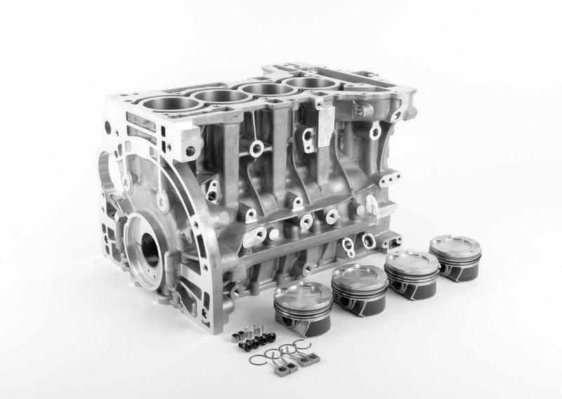 Блок цилиндров с поршнями
