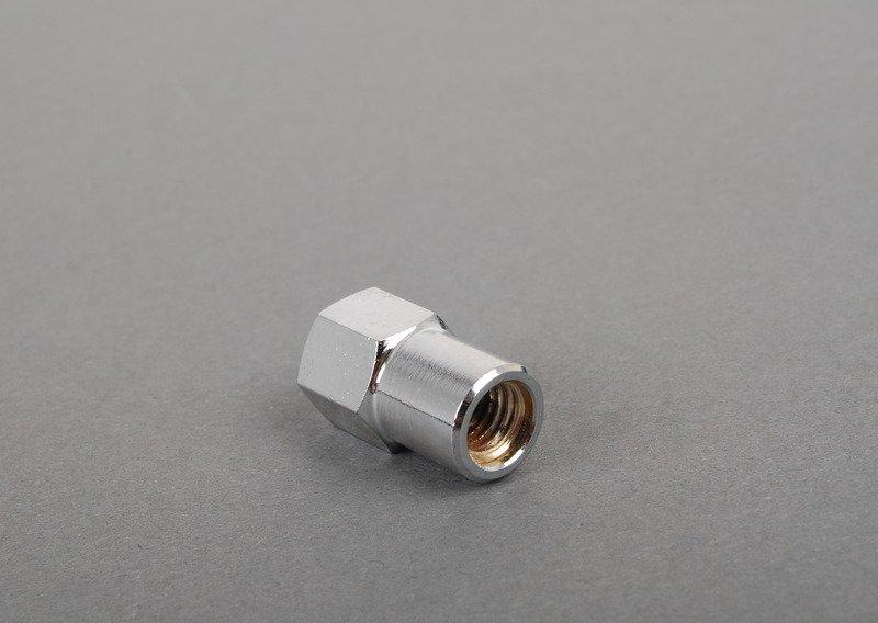 Колпачковая гайка