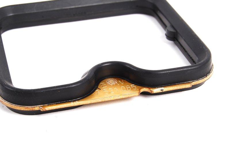 N73 прокладка клапанной крышки центральная