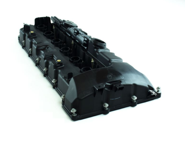 N53 клапанная крышка