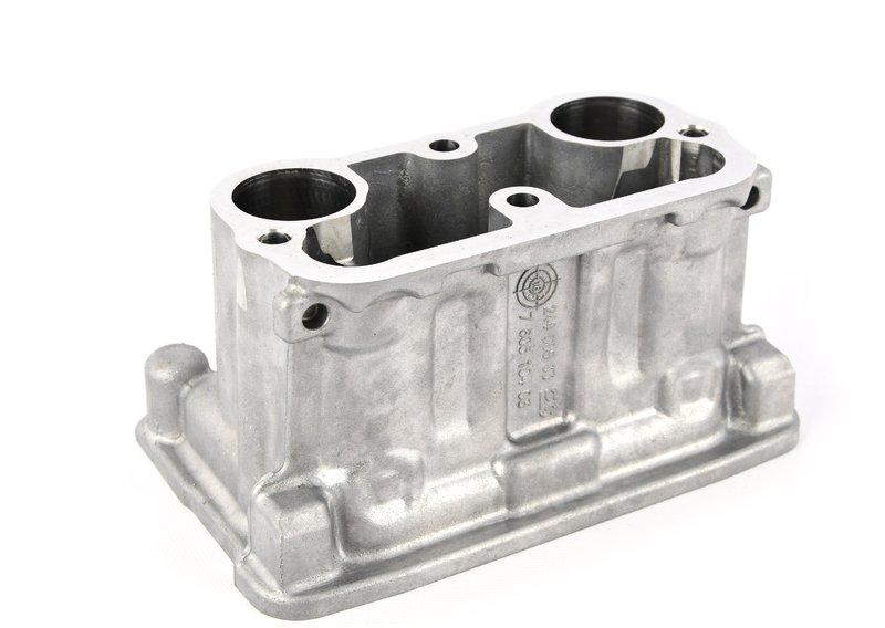 Вставка в гнездо свечи