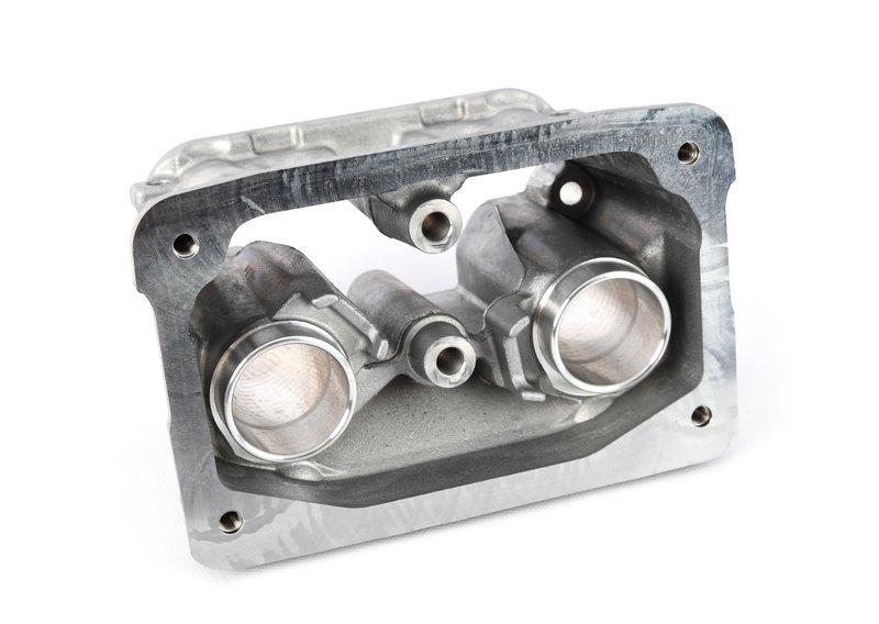 Вставка в гнездо свечи