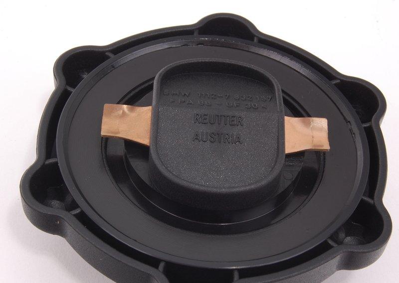 Запорная крышка маслоналивного патрубка