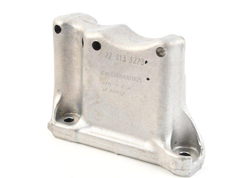 Несущий кронштейн двигателя П