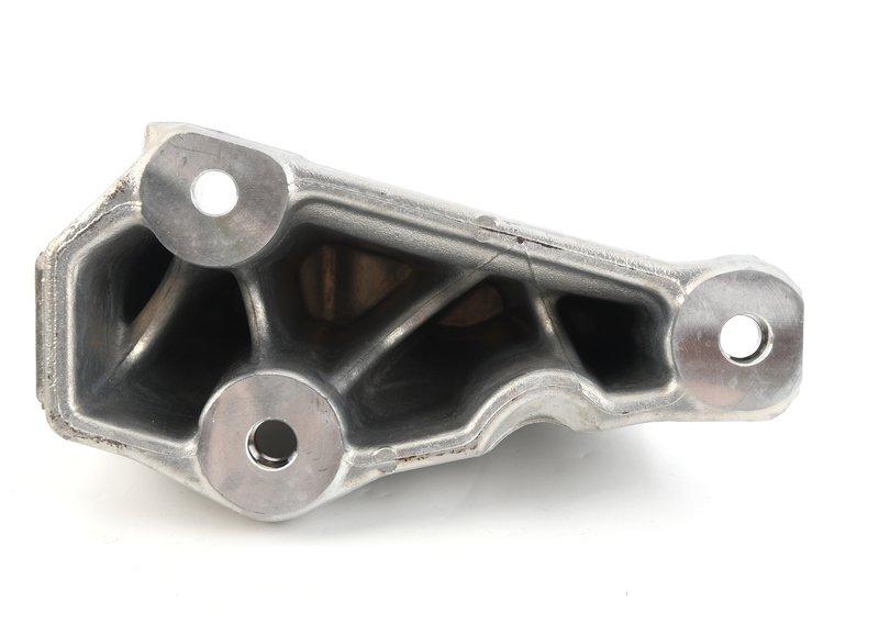 Несущий кронштейн двигателя П