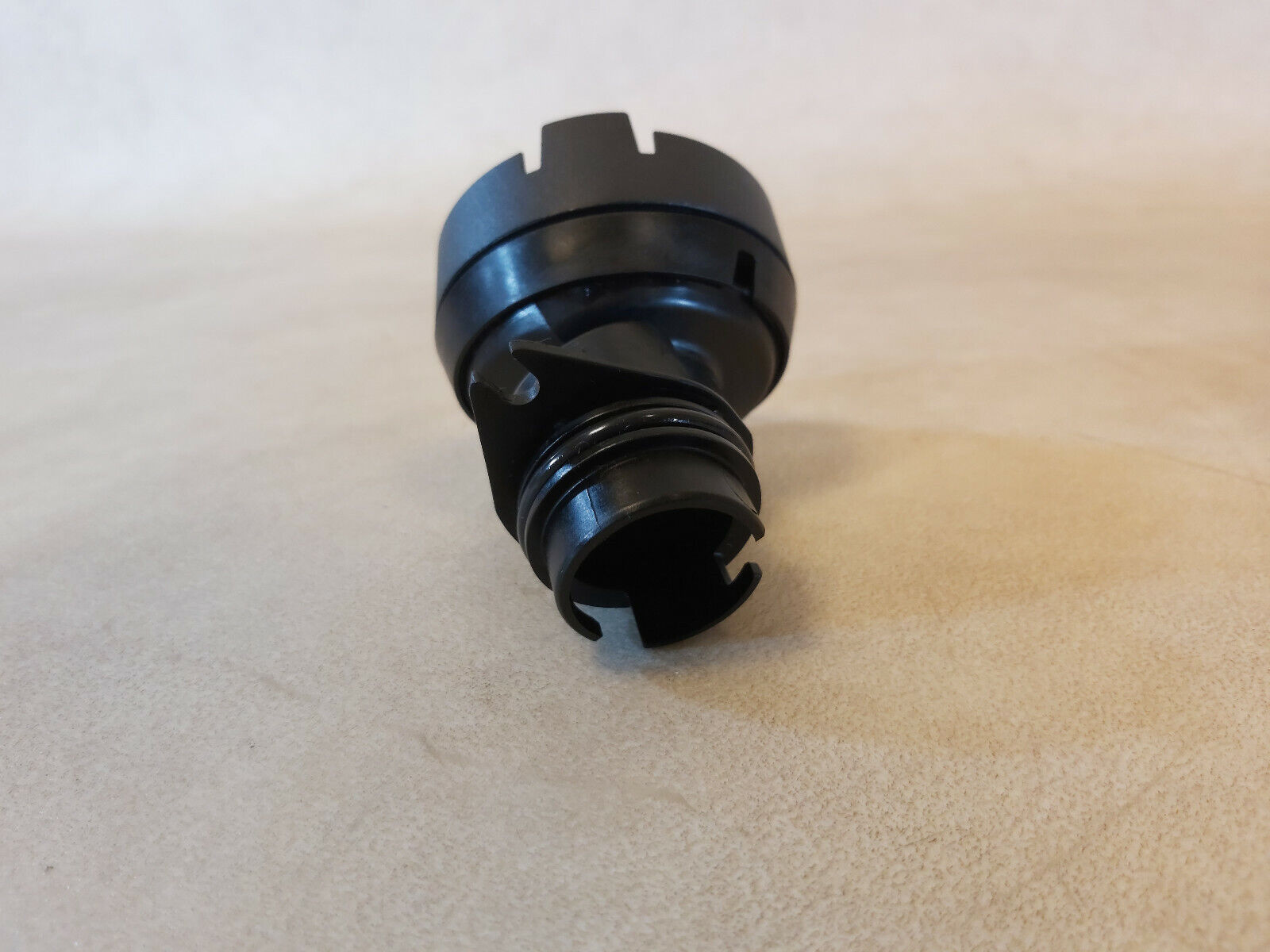 B57 патрубок маслоналивной