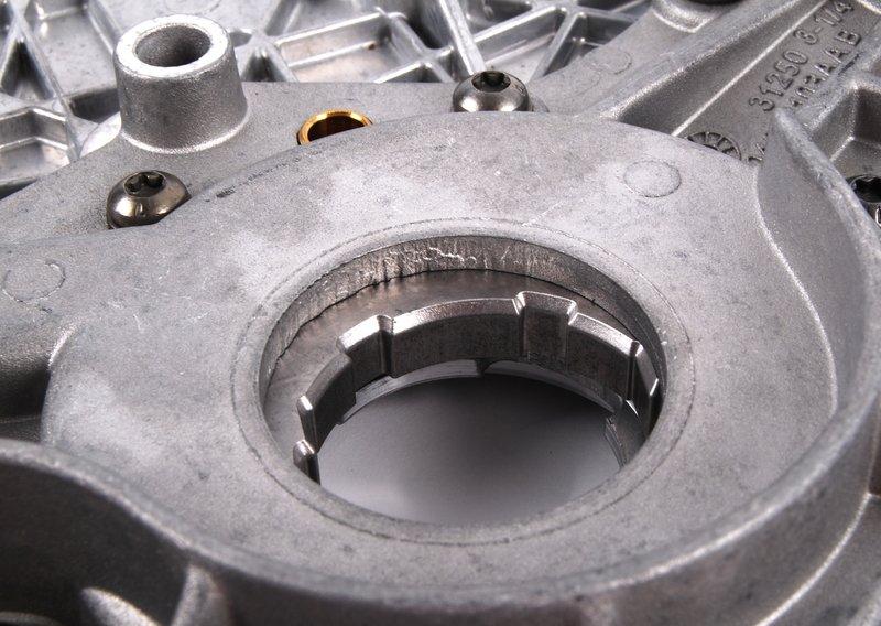 RP крышка ГБЦ с масляным насосом