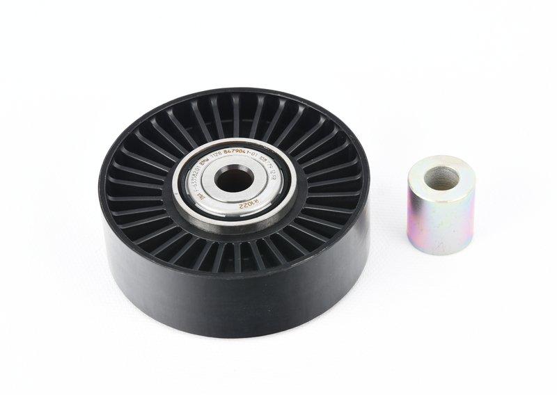 Обводной ролик с распорной втулкой