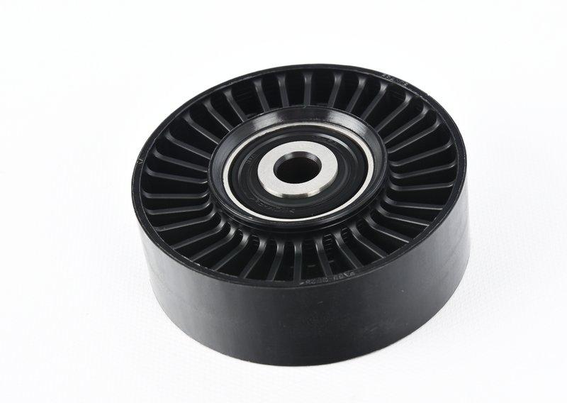 Обводной ролик с распорной втулкой