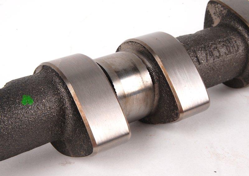 Распредвал впускных клапанов