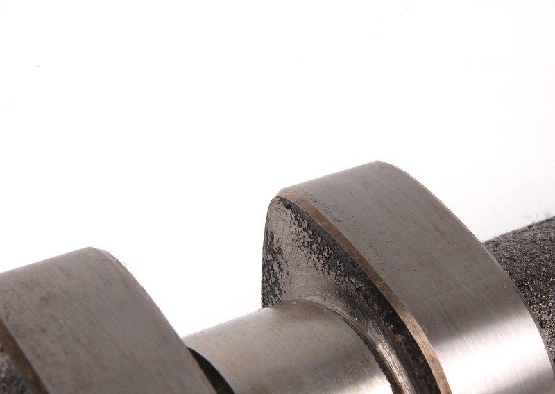 Распредвал впускных клапанов