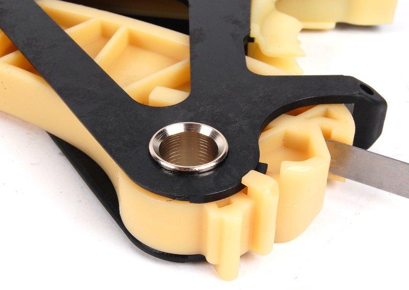 Планка натяжителя и направляющая цепи