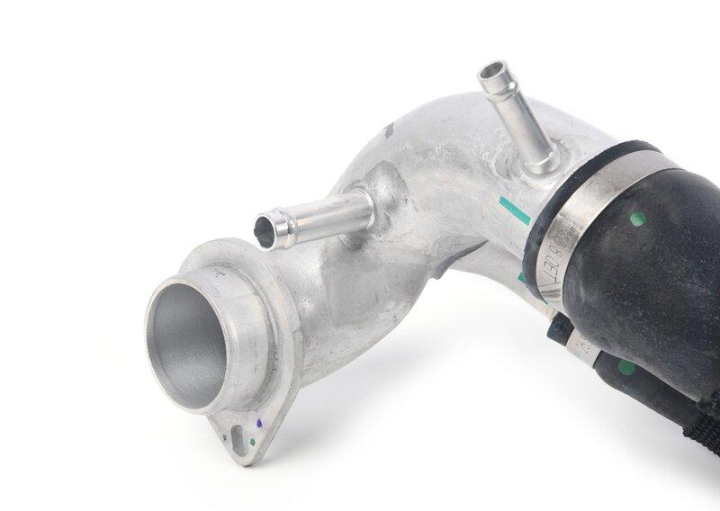 F85/F86 патрубок радиатора левый