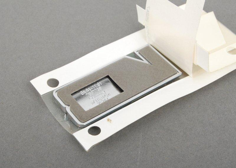 Эмблема наклеиваемая