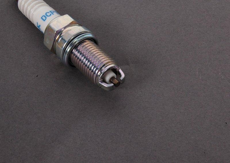 Свеча зажигания  S54  / 326S4