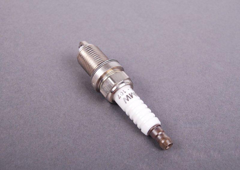 Свеча зажигания