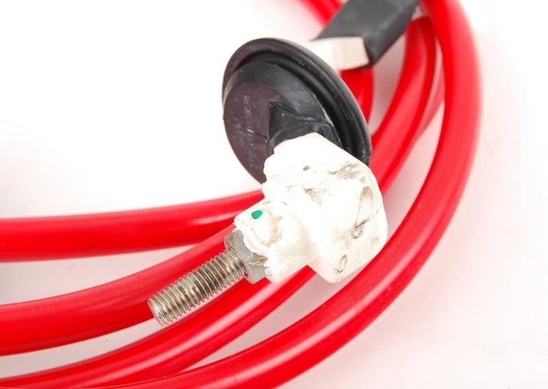 Плюсовой провод аккумуляторной батареи