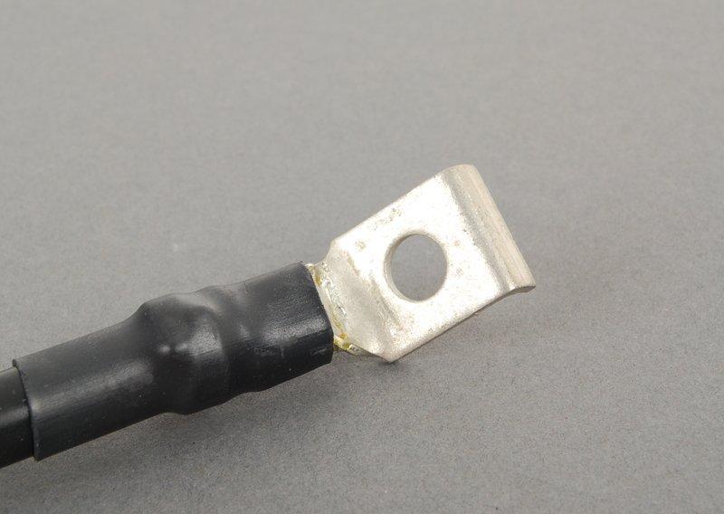 Минусовой провод аккумуляторной батареи