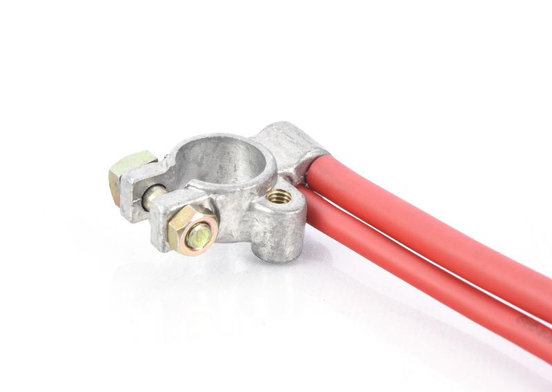 Плюсовой провод аккумуляторной батареи