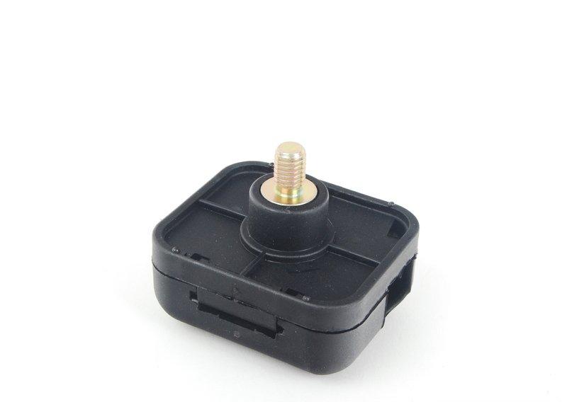 Плюсовой вывод в моторном отсеке