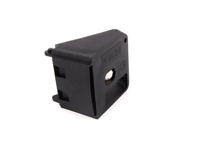 Плюсовой вывод в моторном отсеке