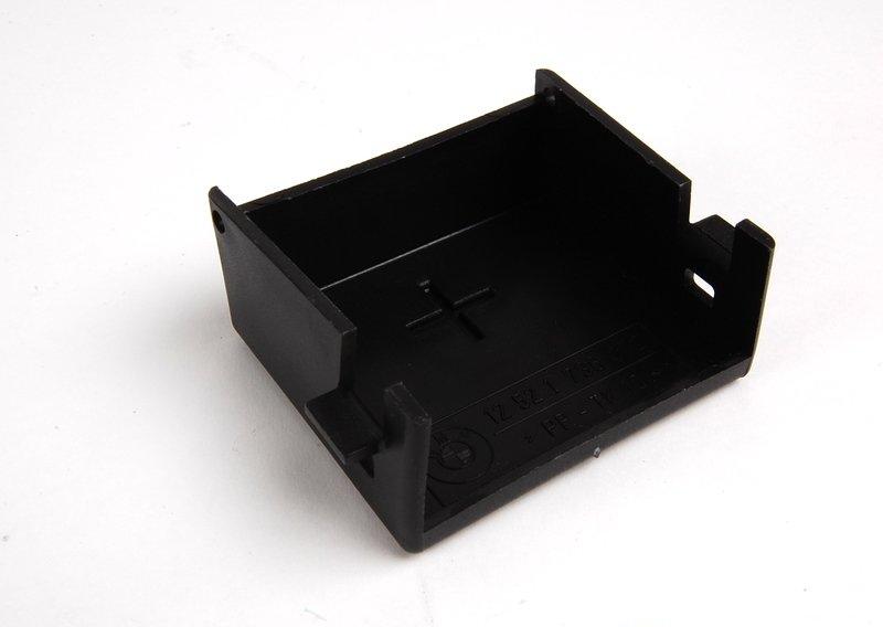 Крышка плюсового вывода аккумулятора