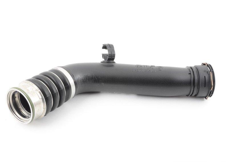 E84 патрубок интеркулера