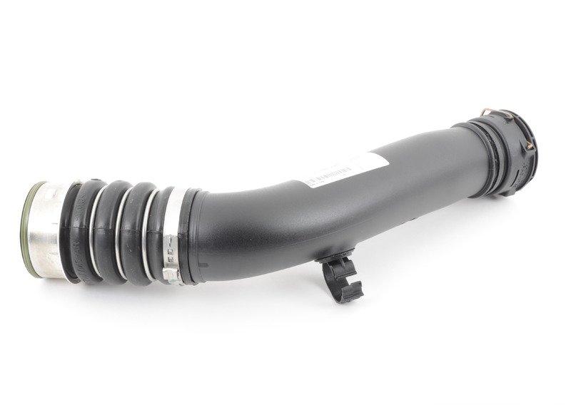 E84 патрубок интеркулера