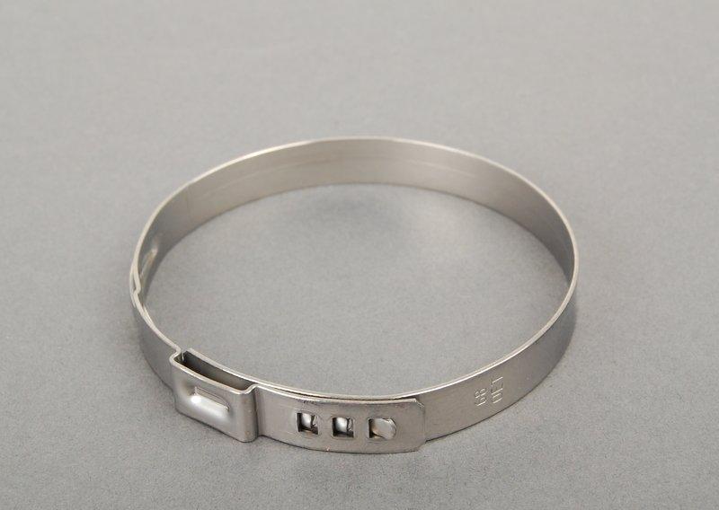 Хомут крепления шланга