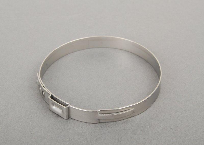 E70/E71 Хомут крепления шланга