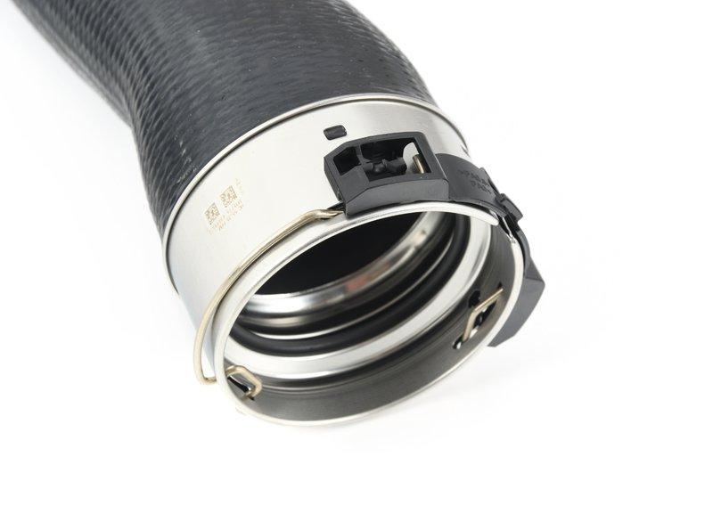 F87 M2 Трубопровод наддувочного воздуха