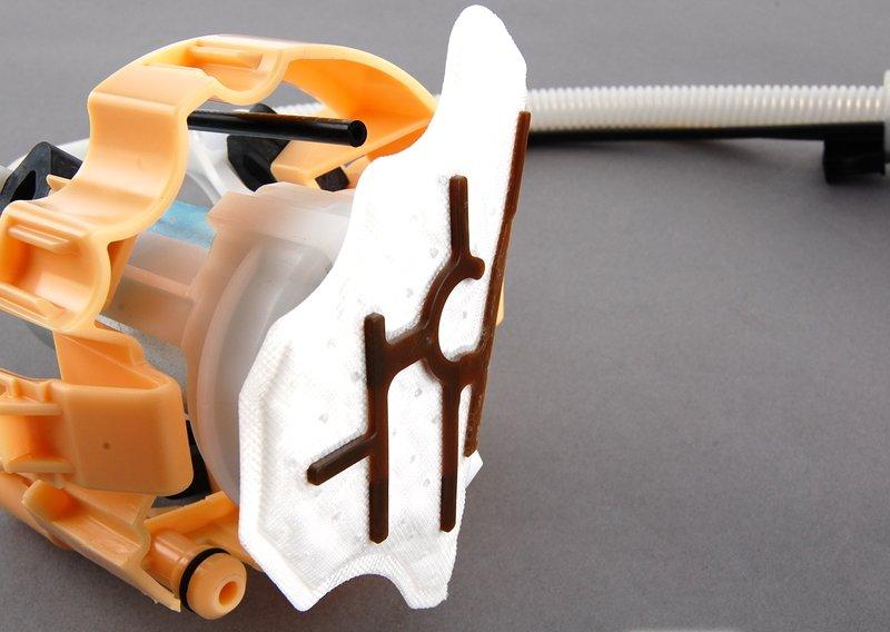 E65 760i топливный насос правый