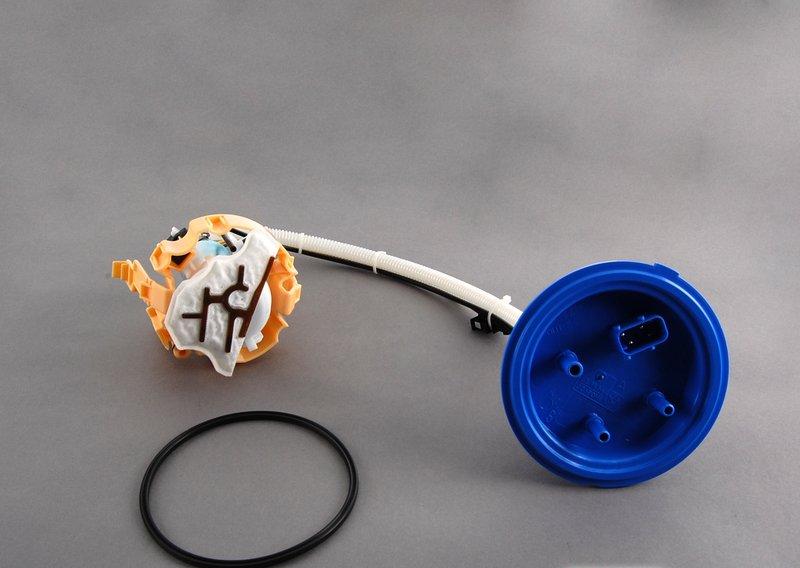 E65 760i топливный насос правый