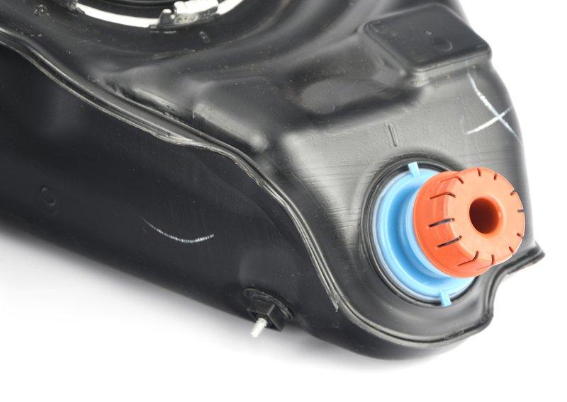 Топливный бак пластмассовый