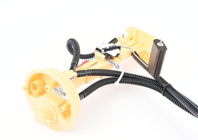 Узел подачи с датчиком уровня наполн.Л E70 / E71 / F15 / F16