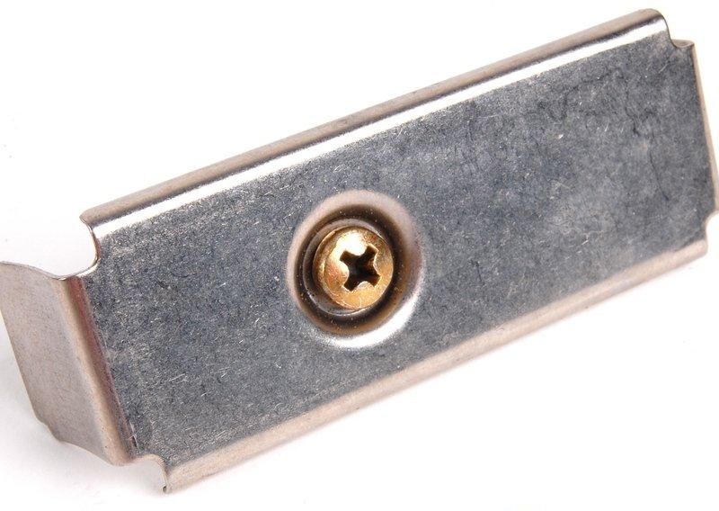 Кронштейн топливопровода