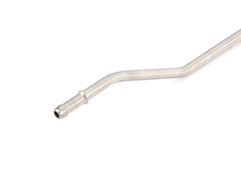 Возвратный топливопровод спереди