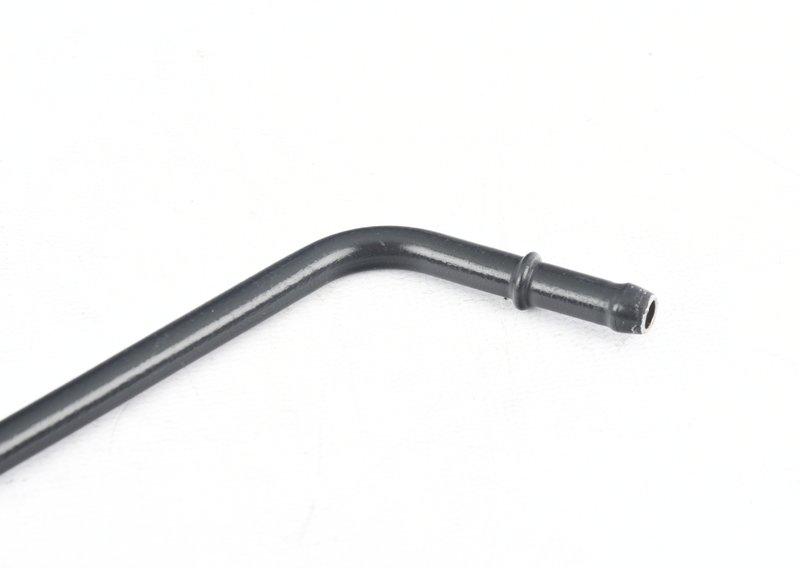 Возвратный топливопровод сзади