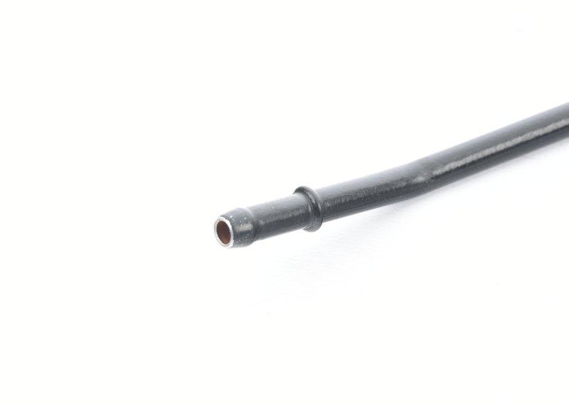 Трубопровод подвода топлива сзади