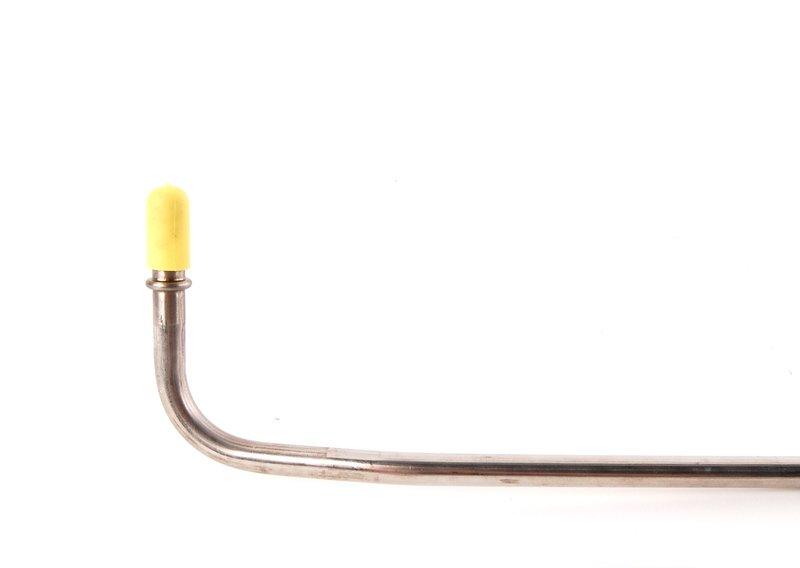 Трубопровод подвода топлива сзади