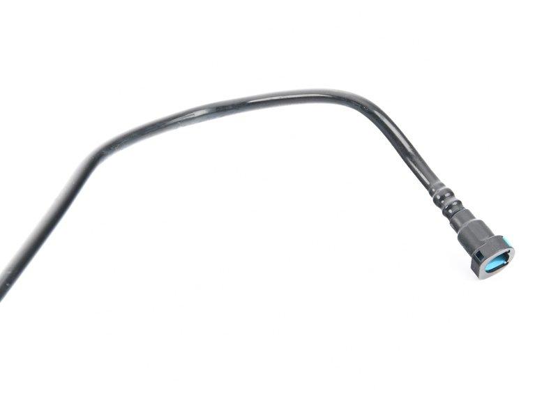 Трубопровод подвода топлива сзади