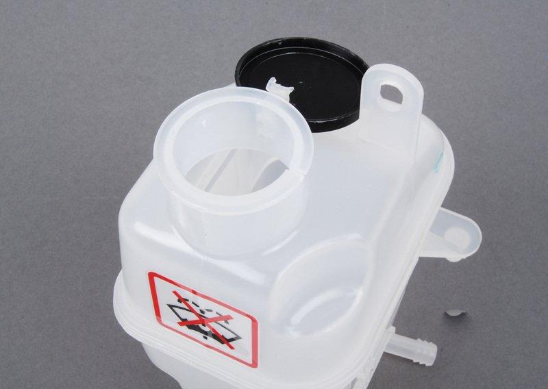 Бачок охлаждающей жидкости