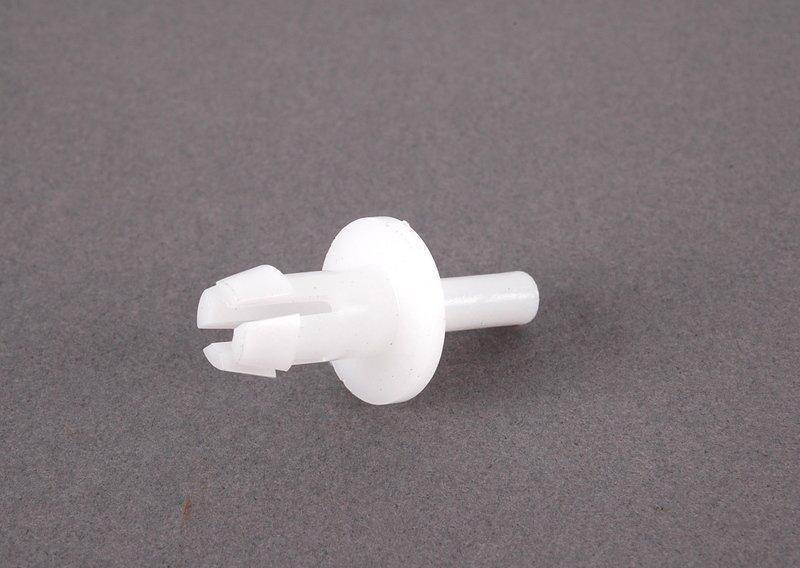 заклепка с распорной втулкой