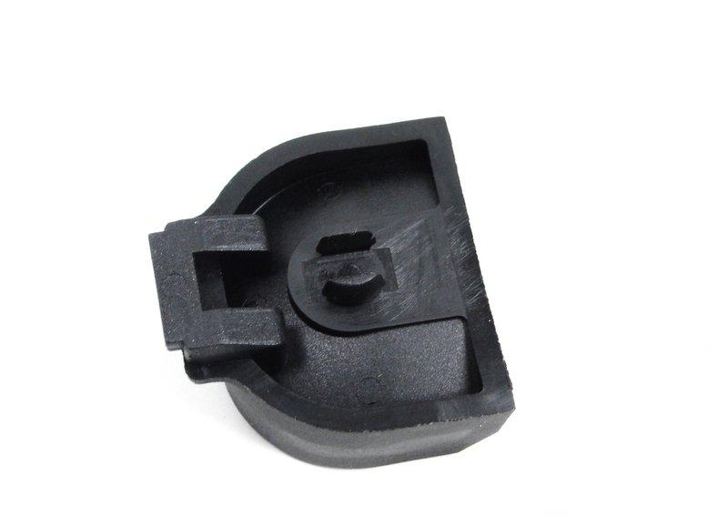 E30/E31 кронштейн радиатора