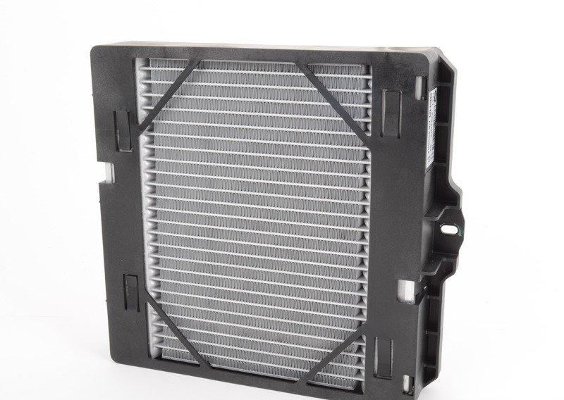 F8x радиатор в колесн нише L