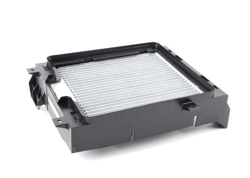 F15 радиатор в колесной нише левый