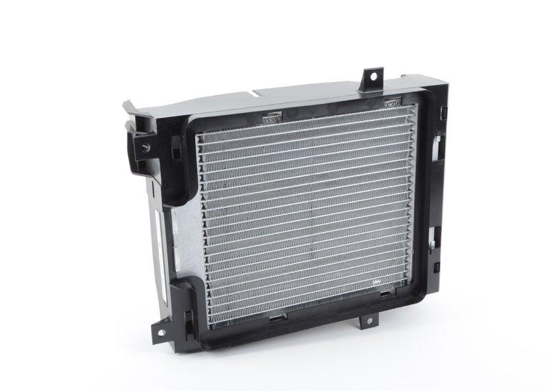 F15 радиатор в колесной нише левый