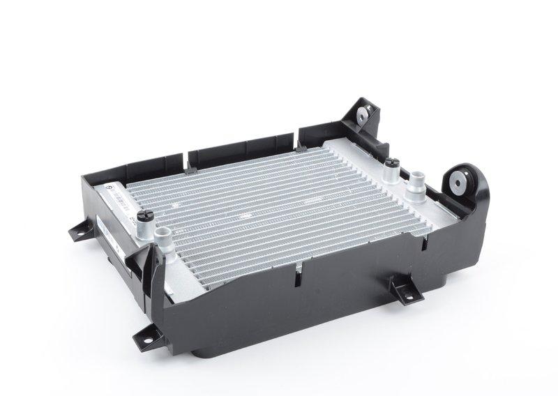 F15 радиатор в колесной нише левый