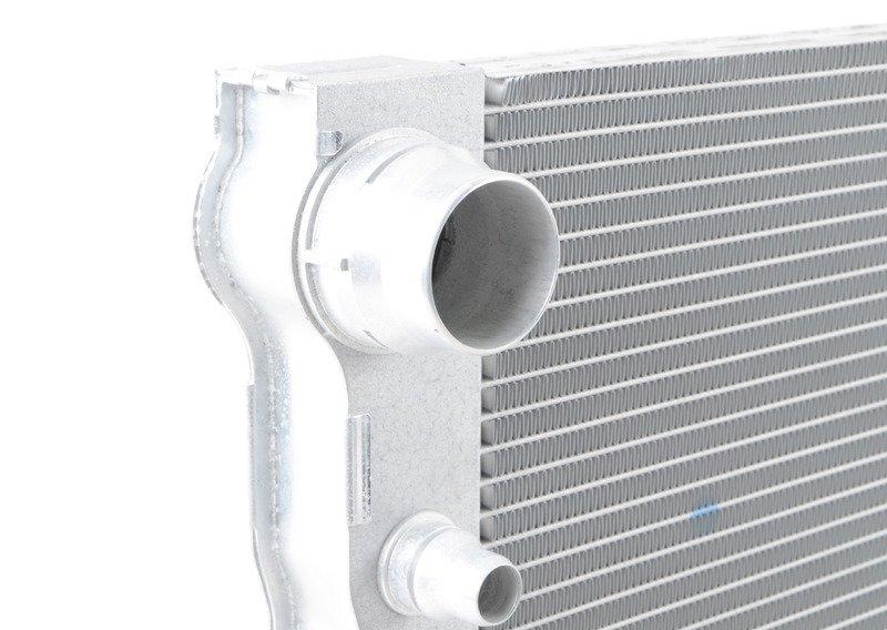 радиатор 740 F01 F10 535